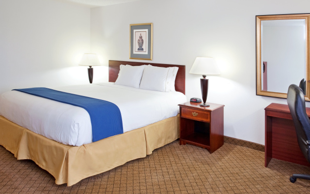Holiday Inn Express & Suites Alliance by IHG