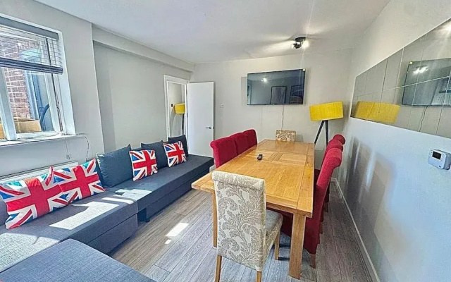 Eastcote Place Apartment