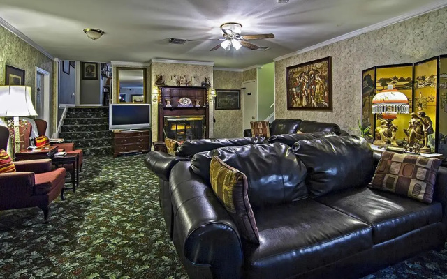 Rose Manor