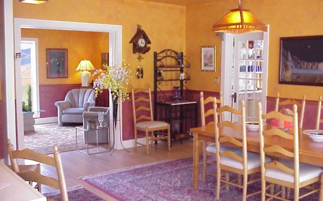 Arden Forest Inn
