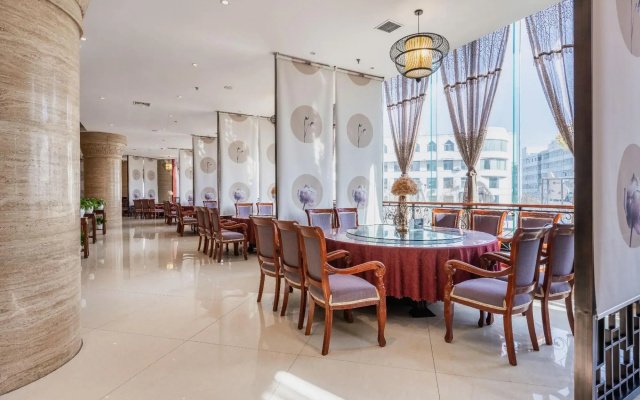 De He Hou Hotel