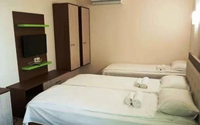 Eco Hotel Momata