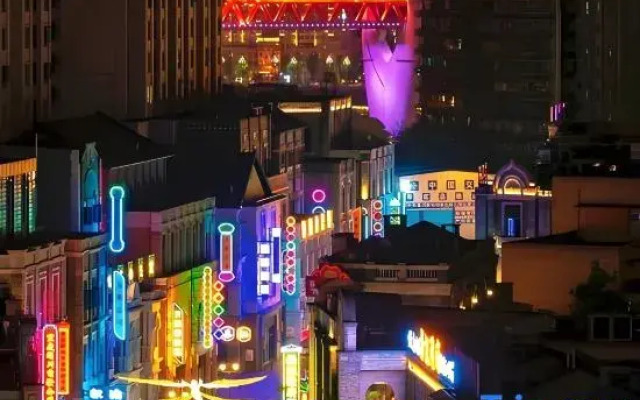Jie Fangbei Hongyadong Juman Yinying Riverview Hotel-style