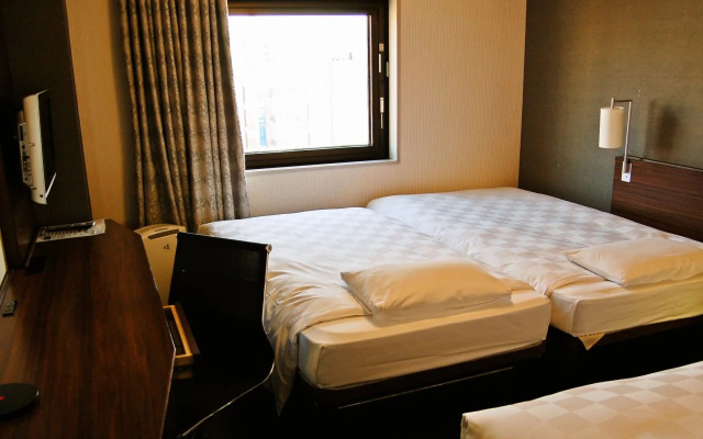 Jr-East Hotel Mets Omori