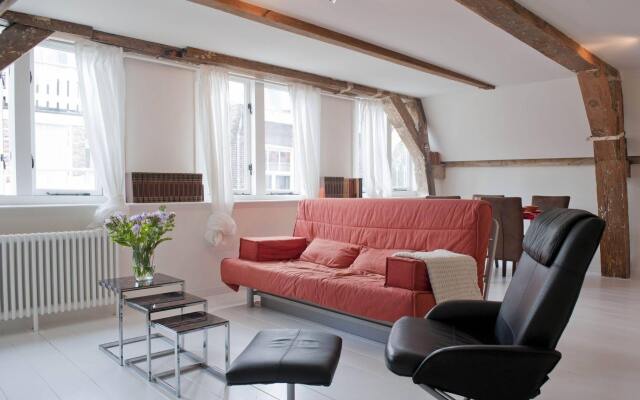 Отель Old City Centre apartments - Central Station area Нидерланды, Амстердам - отзывы, цены и фото номеров - забронировать отель Old City Centre apartments - Central Station area онлайн комната для гостей