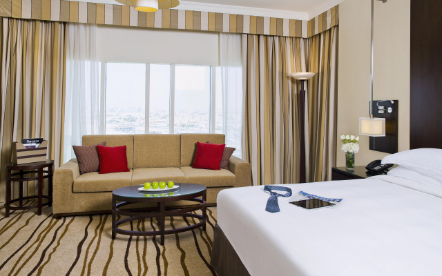Отель Radisson Blu Barsha Heights