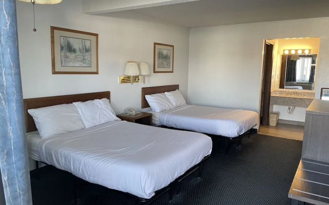 Landmark Inn