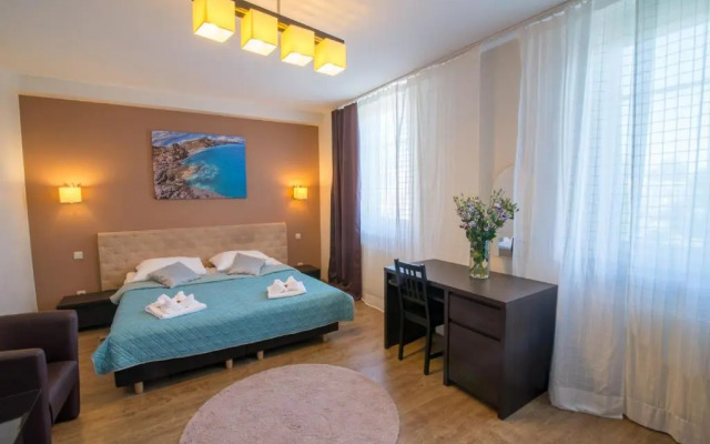 Hotel 104