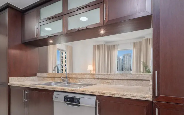 LUX The Burj Khalifa Fountain View Suite 3