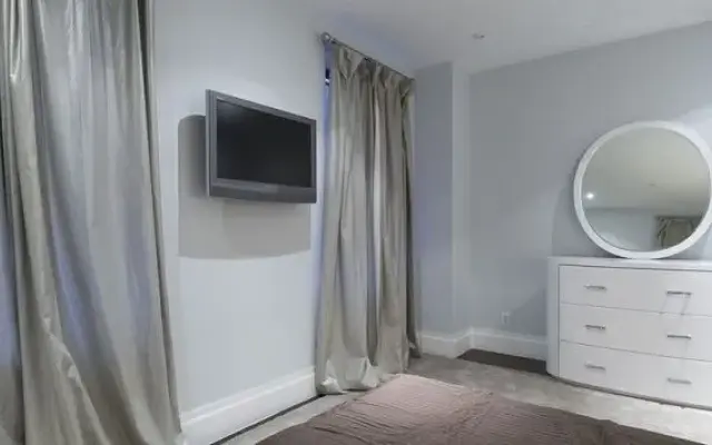 5th Ave Suites