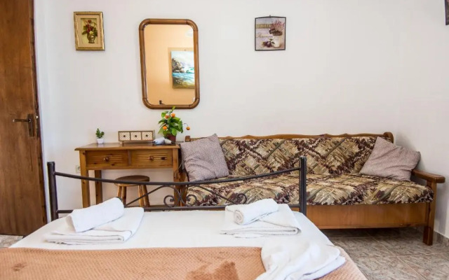 Aristotelis Apartments