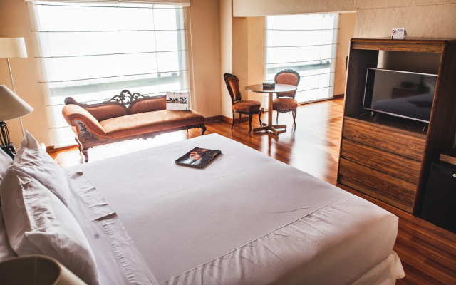 Hotel El Lago by Luoxo