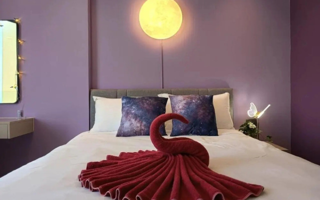 Edge Central Pattaya by Mickey