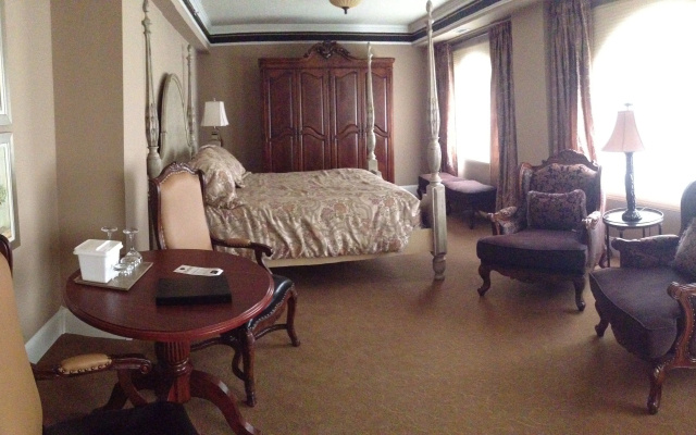 Grant Hall Hotel