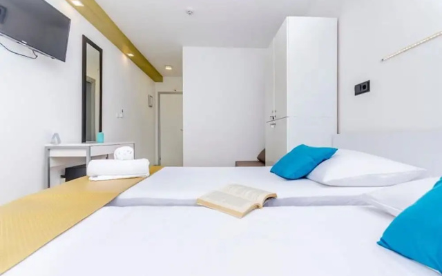 Room-all Saints Suites B&b Kastela - Dou