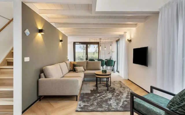 Luxurious Lodge in a Holiday Park