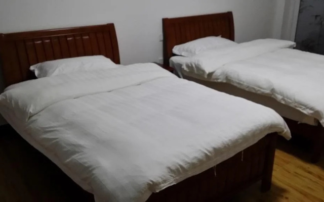 Zhangjiajie Tujia men Theme Inn