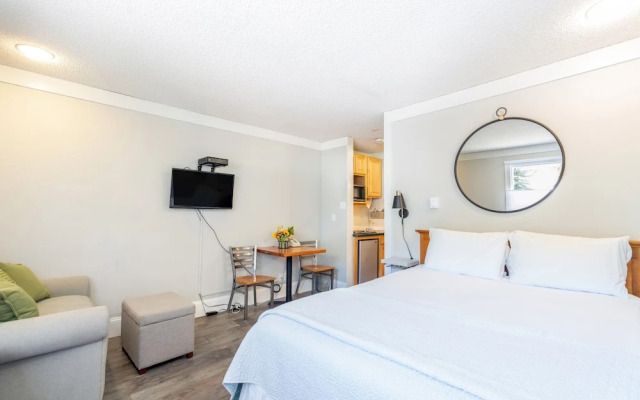Mountainside Inn 408 1 Bedroom Hotel Room by Alpine Lodging Telluride