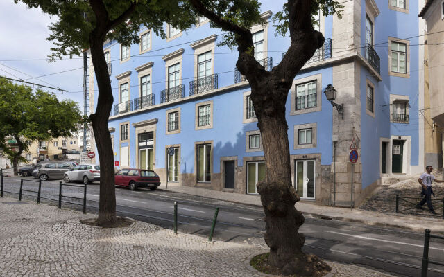 Апартаменты Hello Lisbon Castelo Apartments вид на фасад