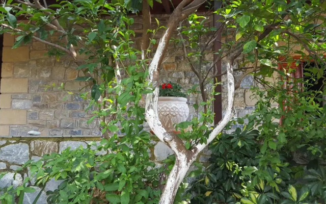 Villa Onar a stone house with view