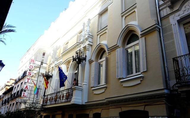 Отель Hostal Pizarro Испания, Мадрид - отзывы, цены и фото номеров - забронировать отель Hostal Pizarro онлайн вид на фасад