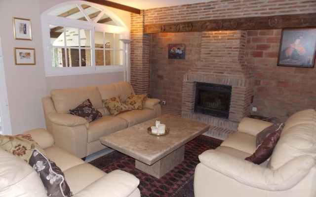 Spacious Townhouse Near Beaches & Golf