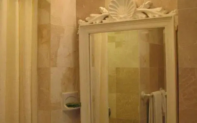 Royalton Suites
