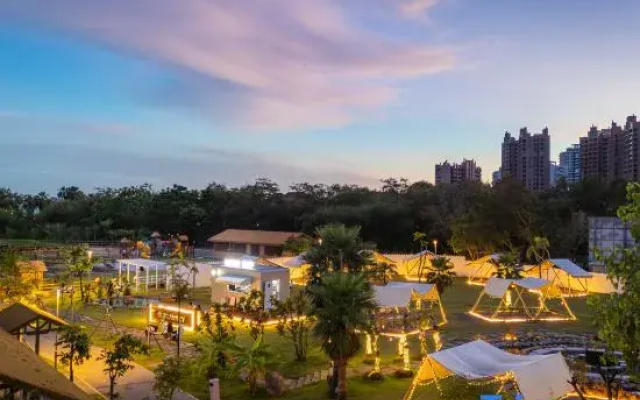 Sanqian Yinhe International Camping Hotel