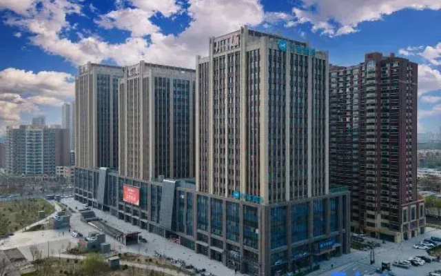 HanTing Hotel (Xingtai Yigou Qixi Plaza Tianyi City)