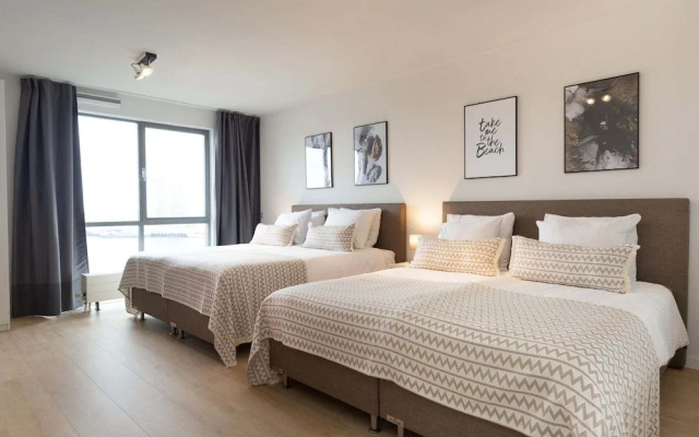 Spacious Apartment in Den Haag near Sea Beach