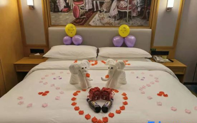Vienna International Hotel (Korla Qilin Bridge store)