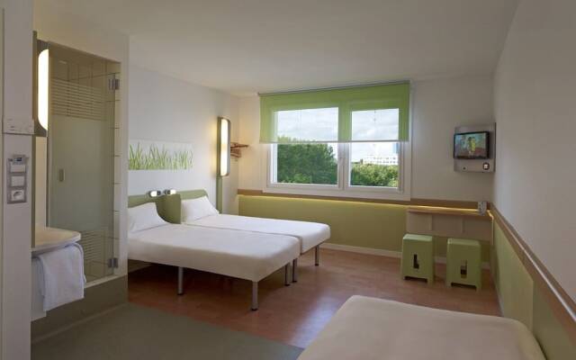Отель Ibis budget Warszawa Reduta Польша, Варшава - отзывы, цены и фото номеров - забронировать отель Ibis budget Warszawa Reduta онлайн комната для гостей