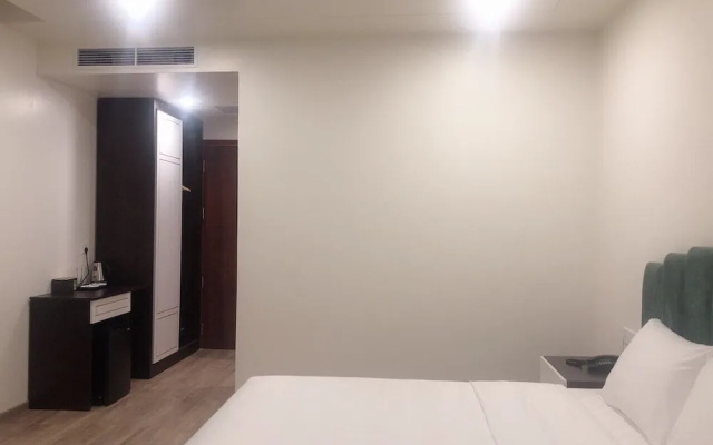 Lotus Hotel & Apartment