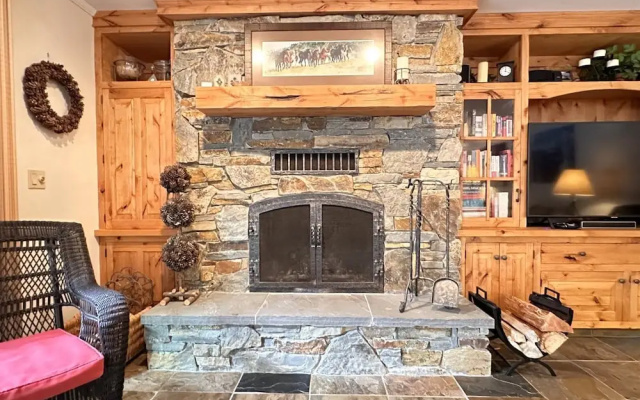 Mh138 Mountain Harbor Holiday Roost