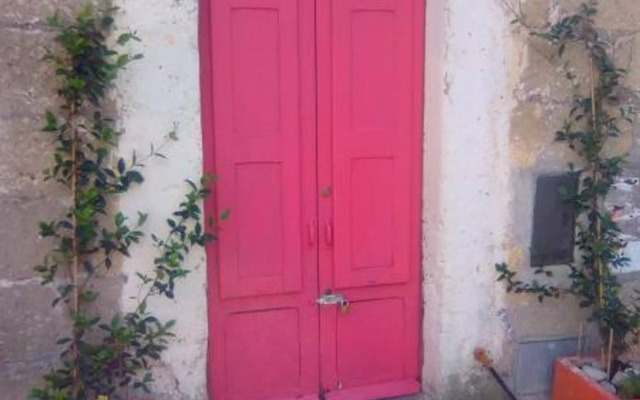 Calcata Artists Room
