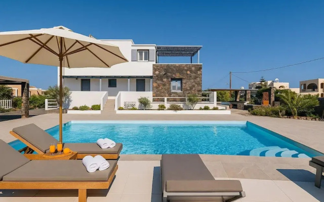 Golden Sunrise Suites - Santorini Superior Suite