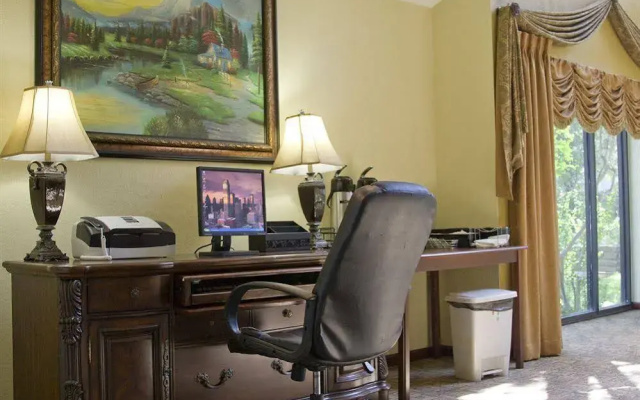 AmeriGold Suites
