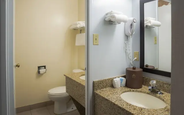Deluxe Inn