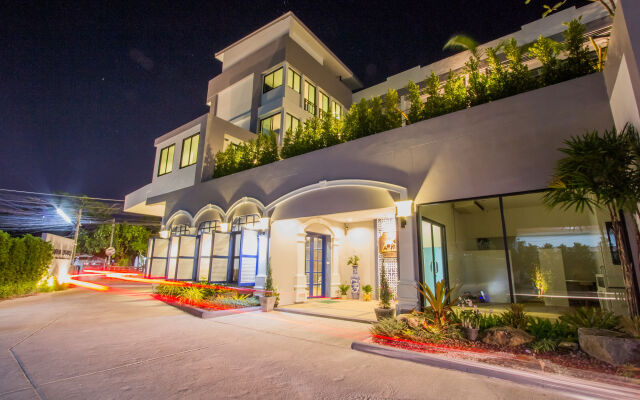 Baba House Phuket Hotel вид на фасад