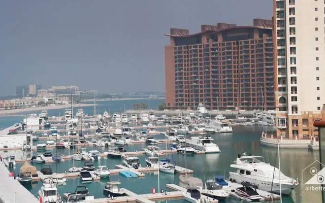 Stunning Palm Views Apt on the Beach Dubai