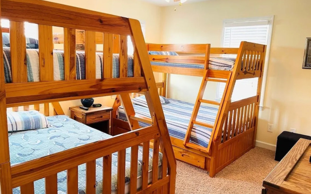 Angling Inn 4 Bedroom Home by RedAwning