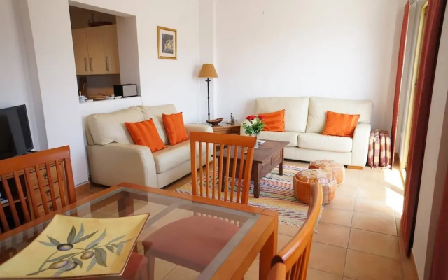 La Alcazaba - 3 bed apt With Communal Pool