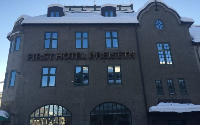 First Hotel Breiseth вид на фасад
