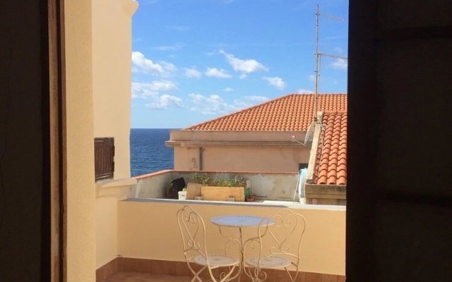 Studio Apartment in the Old Town Donzella