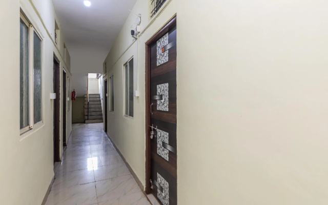OYO 44037 Shree Palace
