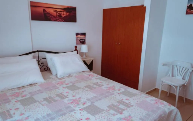 Sun Βy Τhe Sea 100m from the beach