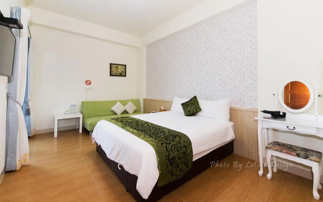 Four Seasons Homestay