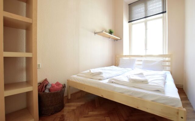 Отель Standard Apartment by Hi5 - Mérleg 9. Венгрия, Будапешт - отзывы, цены и фото номеров - забронировать отель Standard Apartment by Hi5 - Mérleg 9. онлайн
