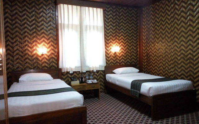 Ruby True Hotel