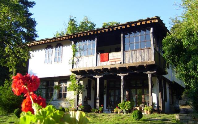 Отель Stefanina Guesthouse Боженци вид на фасад
